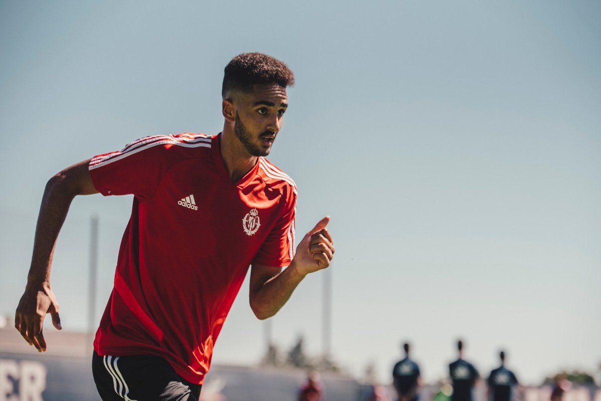 Chris Ramos realizando un entrenamiento con el Real Valladolid
