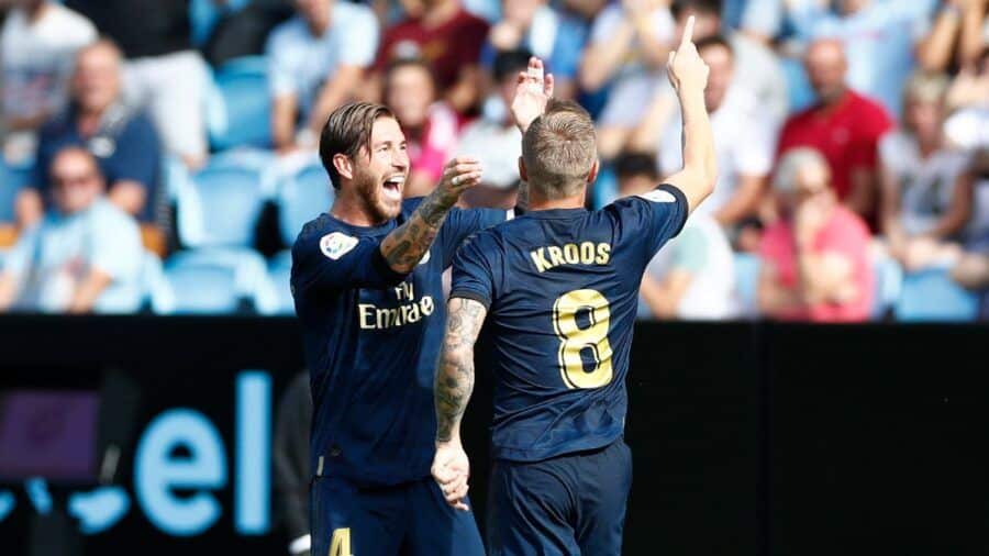 Sergio Ramos celebra junto a Toni Kroos un gol del alemán en un Real Club Celta - Real Madrid Club de Fútbol. Foto: Real Madrid Club de Fútbol.