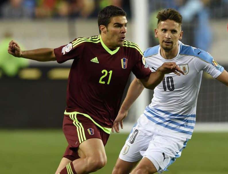 Alexander González en un partido con la 'Vinotinto'