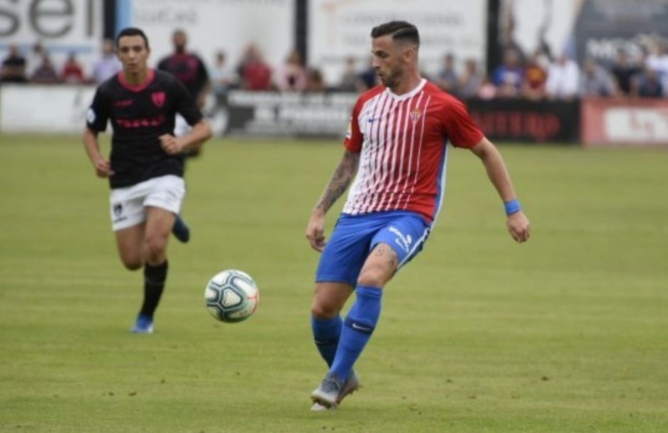 Álvaro Vázquez en un partido de pretemporada