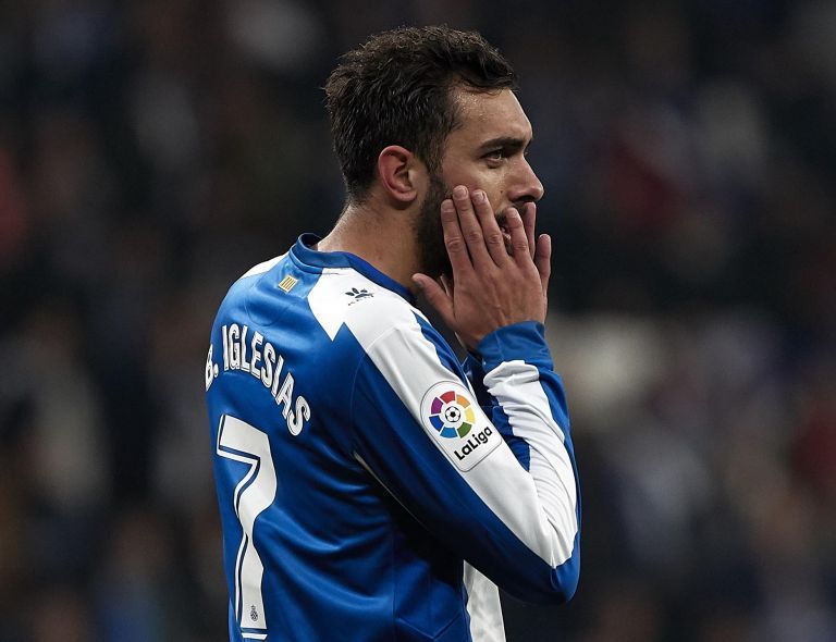 Borja Iglesias se lamenta en un partido con el Espanyol