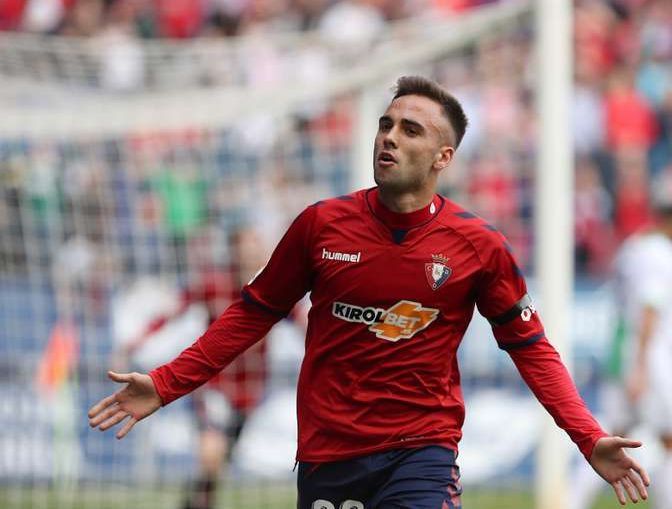 Rober Ibáñez celebra un gol con Osasuna