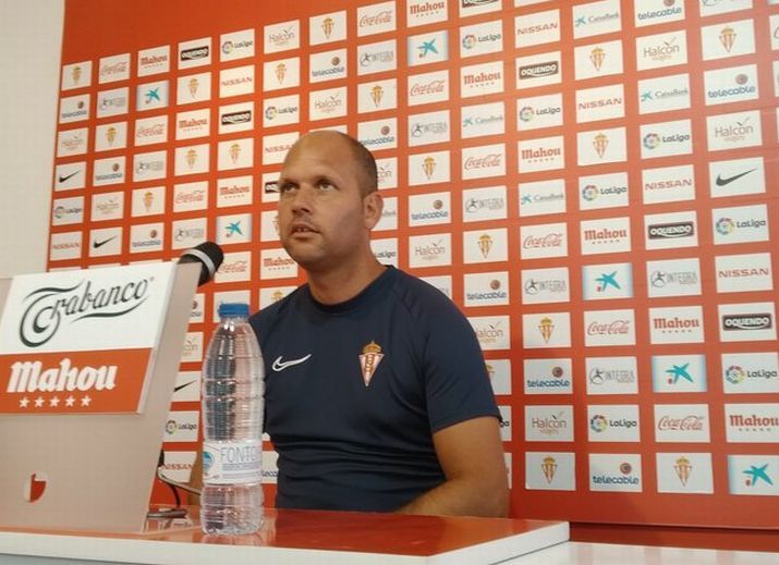 José Alberto López en la sala de prensa de Mareo