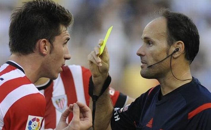 Mateu Lahoz tiene fama de ser uno de los árbitros más dialogantes