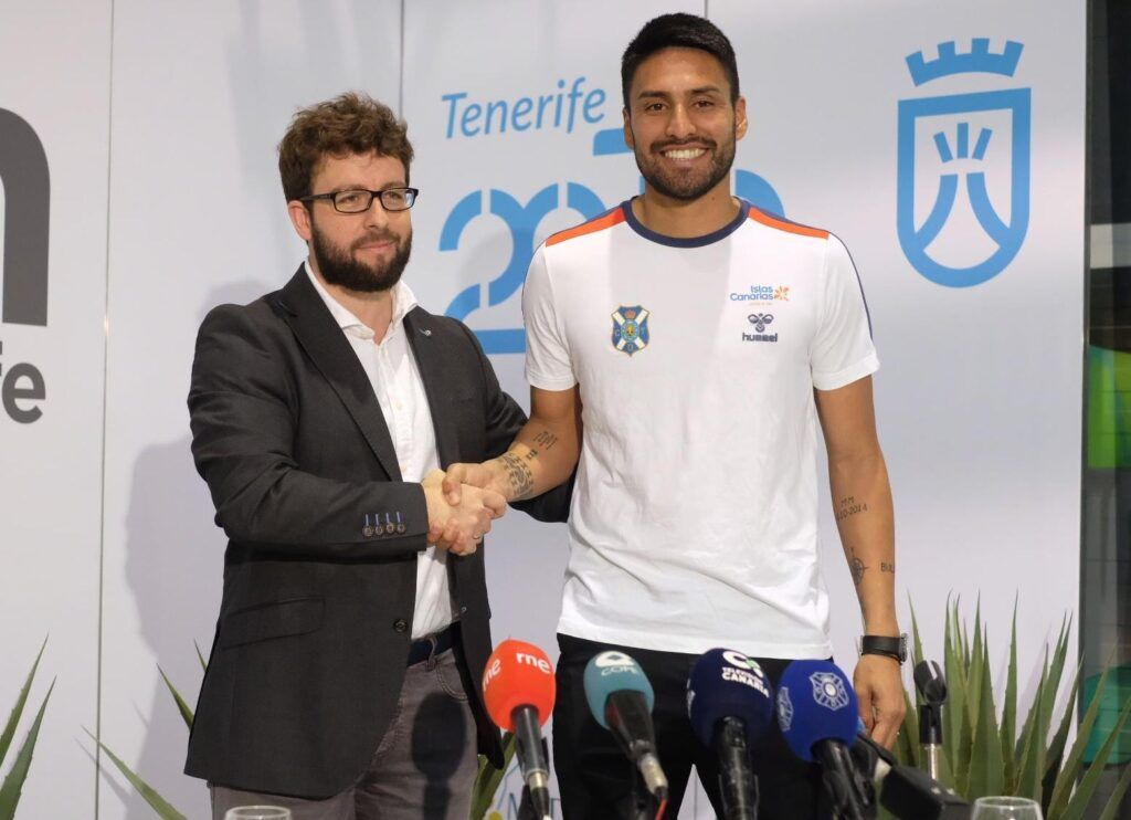 Mauro Dos Santos en su presentación como jugador del Tenerife
