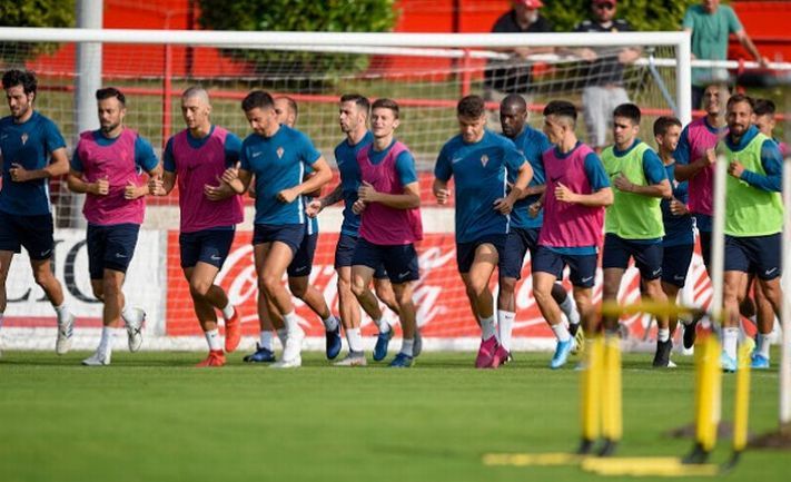 Sporting de Gijón: El Sporting hizo una presentación de Champions