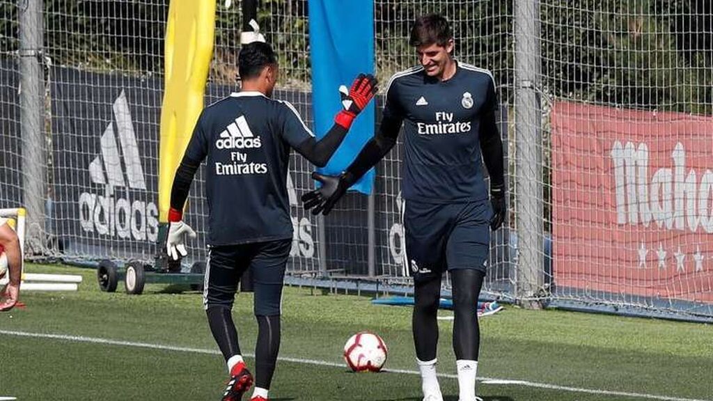 Keylor y Courtois durante un entrenamiento. FOTO: Real Madrid CF.