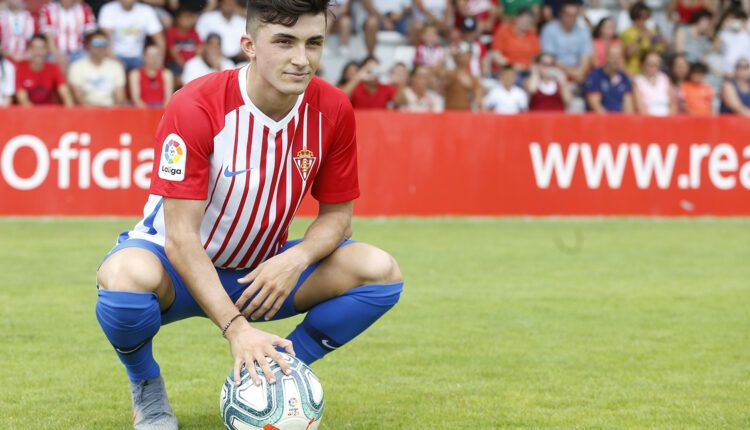 Manu García en su presentación como rojiblanco