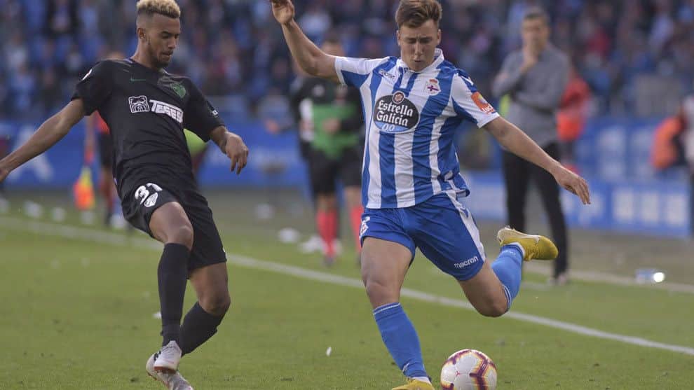 Saúl García en un partido la pasada temporada con el Deportivo