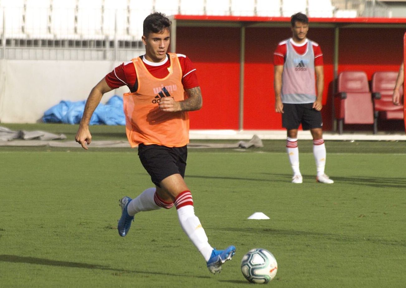 Simón Moreno esta pretemporada con el Almería