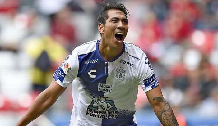 Leo Ulloa con Pachuca