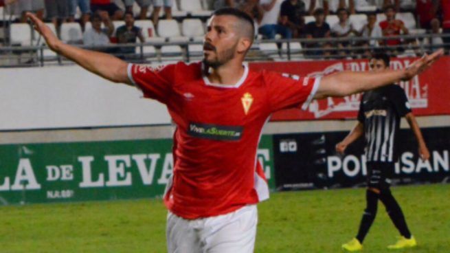Víctor Curto en un partido del Real Murcia