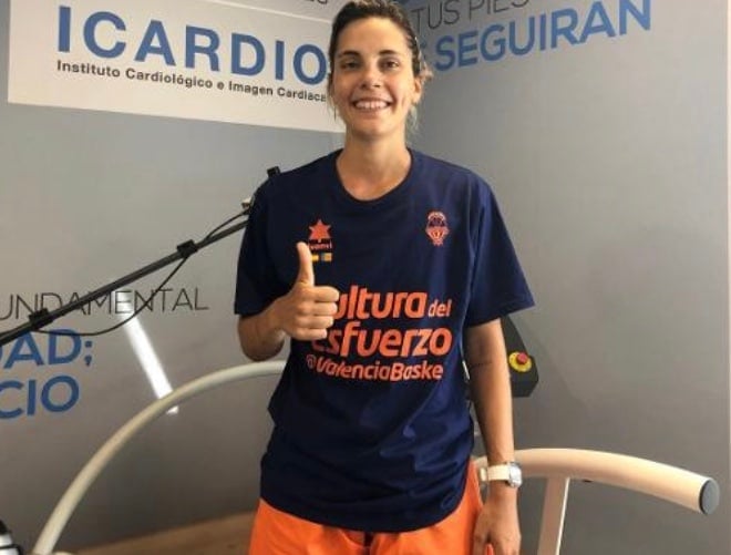 Marina Lizarazu superando la revisión para esta temporada.
Fuente imagen:  Valencia Basket