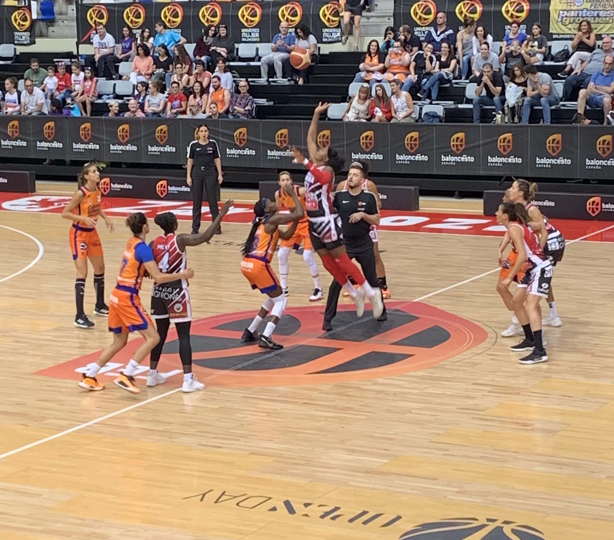 Salto inicial partido Open Day 
Fuente imagen: @Rafacer75