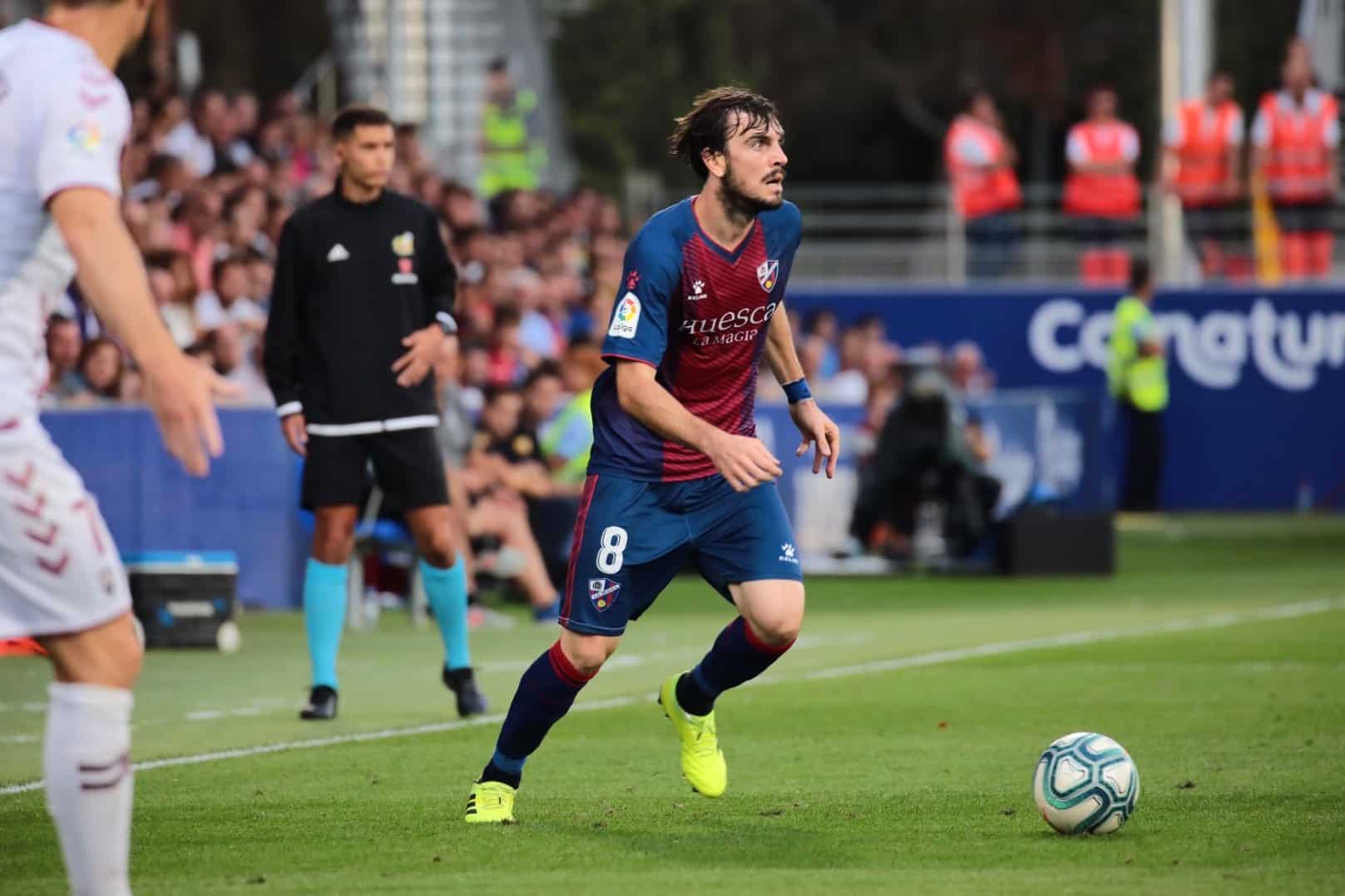 Eugeni en un partido con el Huesca