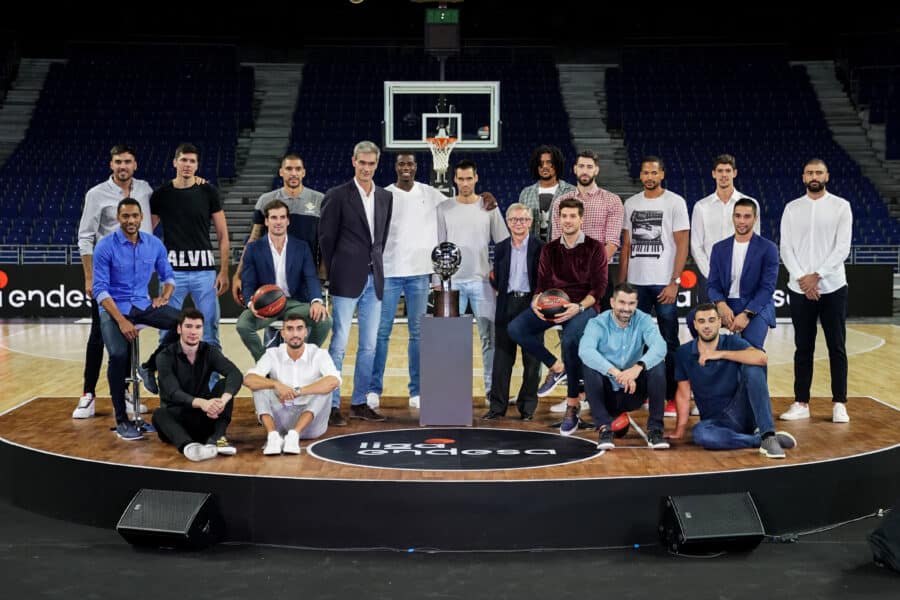 Foto de familia de la Gala Inaugural de la Liga Endesa. Foto: Liga Endesa.