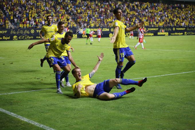 Álex Fernández celebra un gol al Almería en la temporada 2018/2019