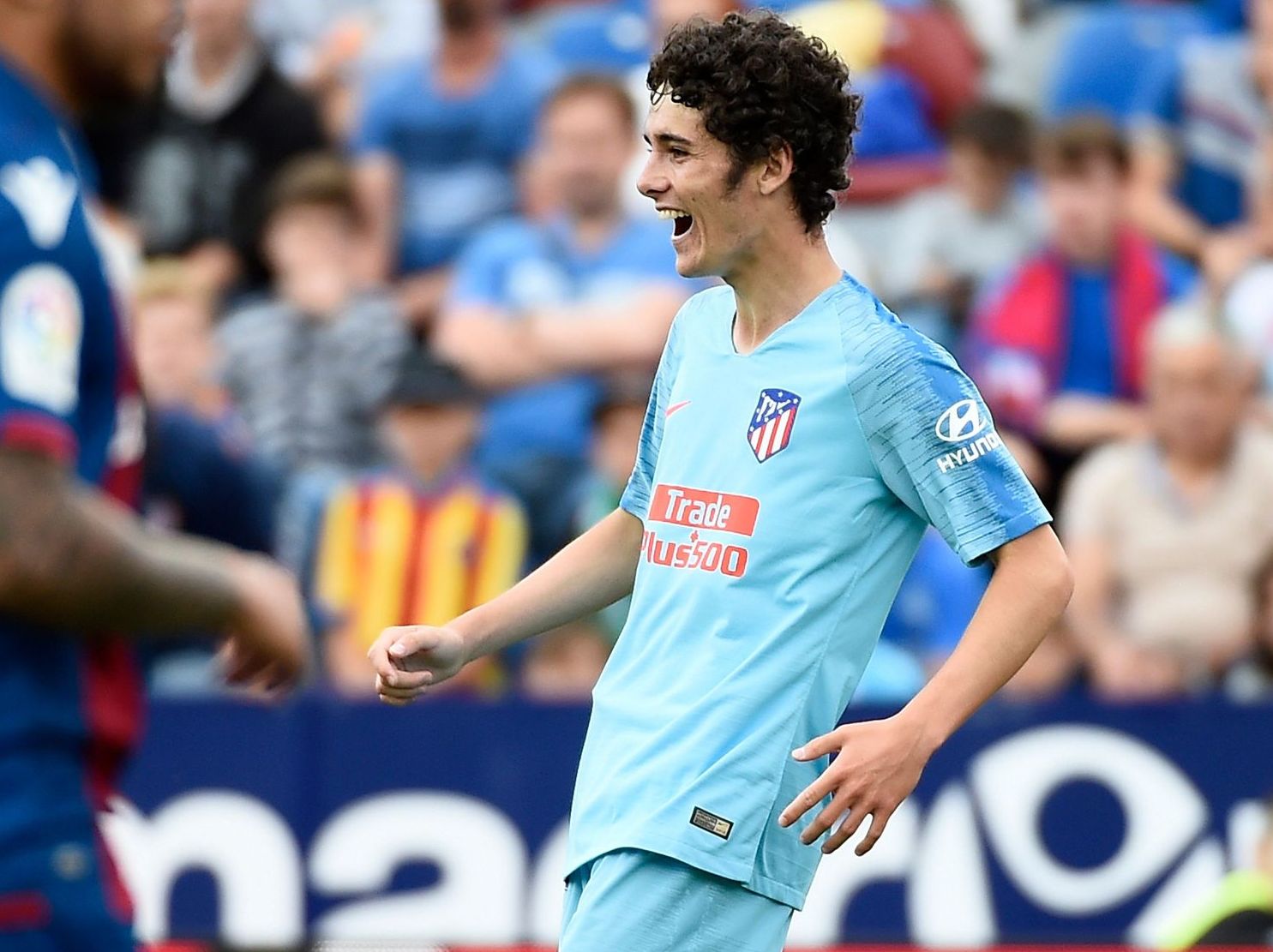 Sergio Camello celebrando su gol con el primer equipo al Levante la pasada campaña