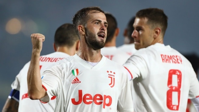Pjanic celebra el gol del 1-2 - Foto destacada vía: www.sportal.it