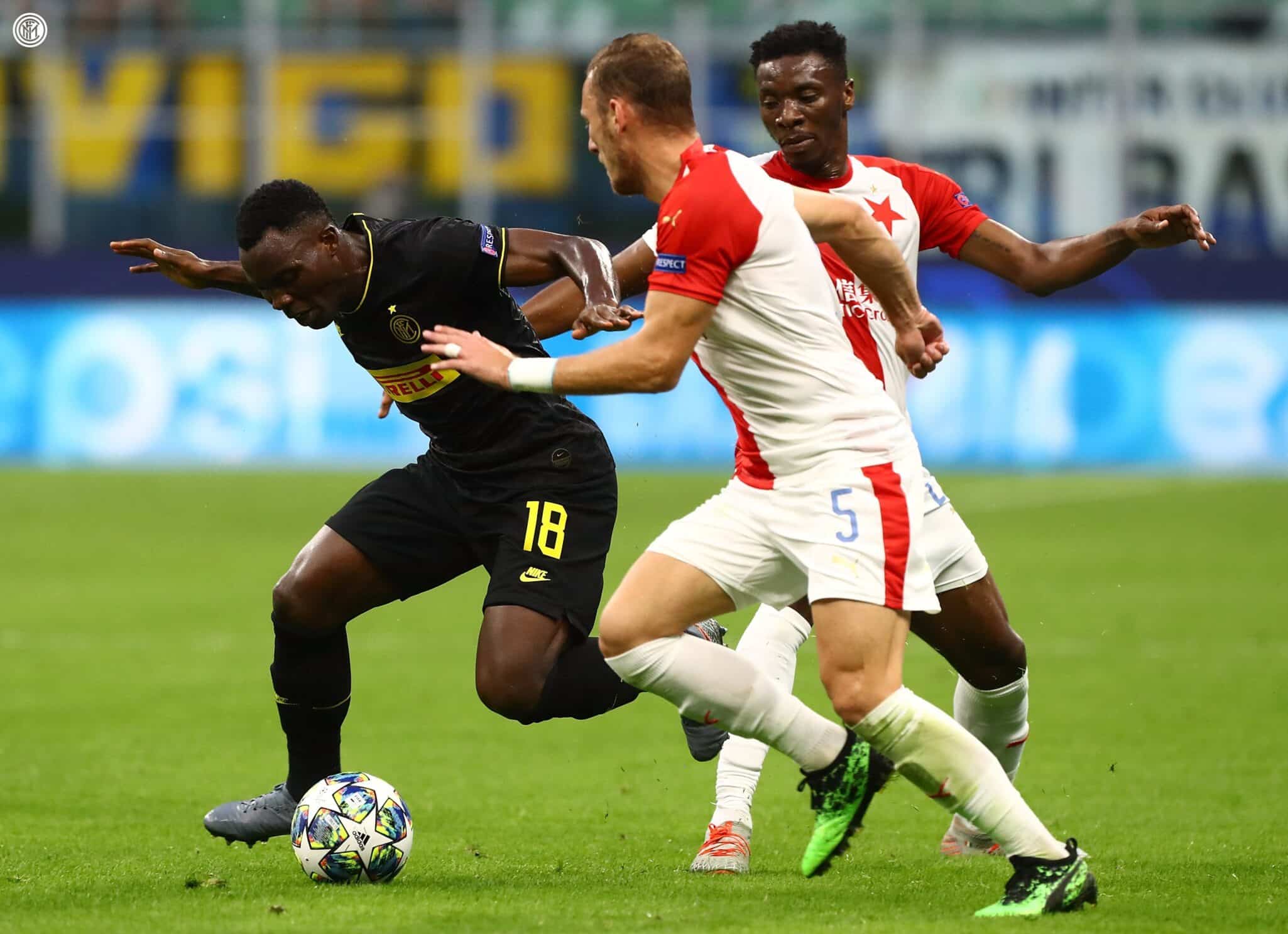 Inter 1-1 Slavia. Duro inicio del "neroazzurro" en la UEFA Champions League ante un bien ordenado e intenso Slavia