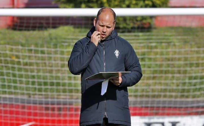 José Alberto López. Pizarra. Sporting de Gijón Sporting