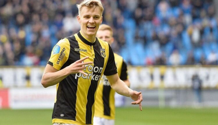 Ødegaard celebra uno de sus goles con el Vitesse. (Eredivisie)