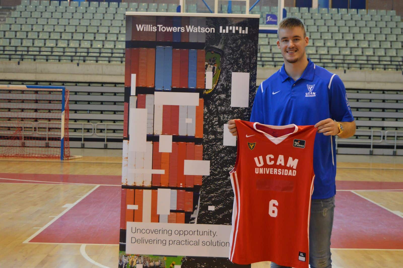 Presentación de Dino Radoncic con UCAM Murcia