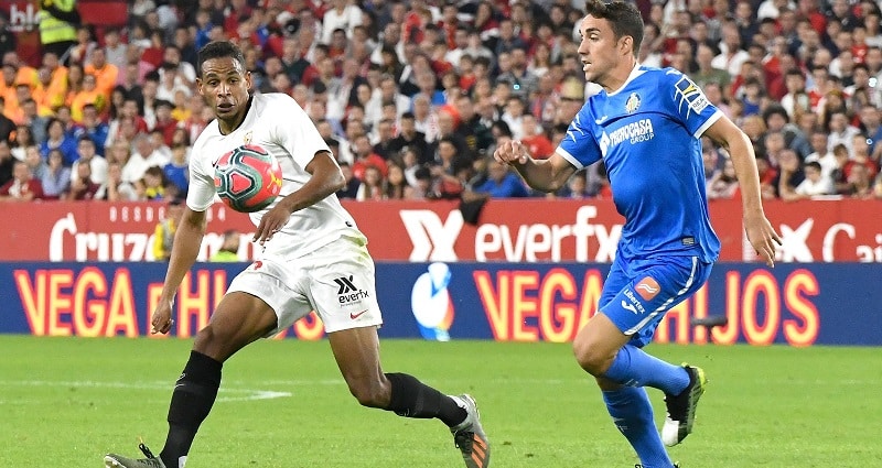 Fernando junto a Mata durante el último encuentro | Imagen: Sevilla FC