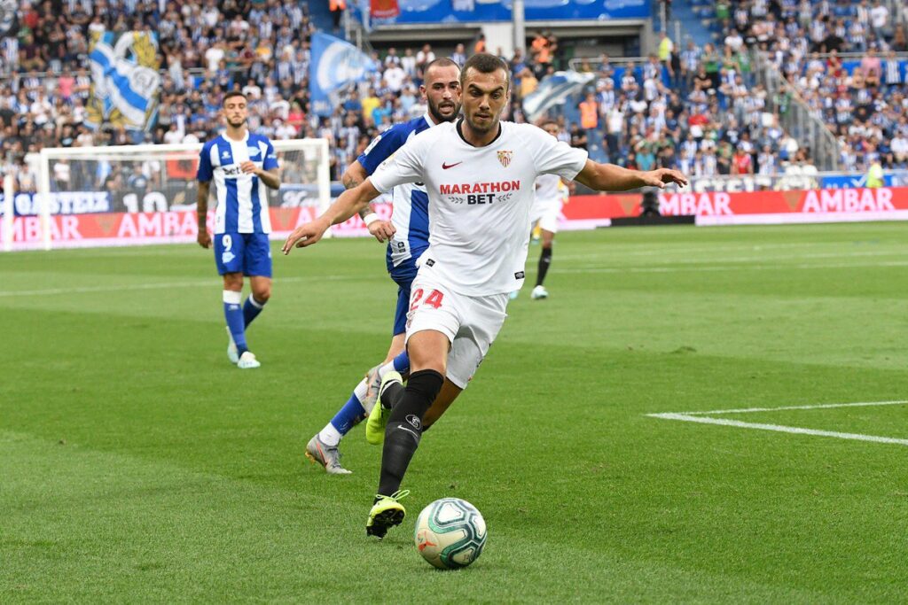 Joan Jordán durante la visita al Alavés