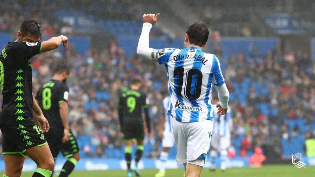 Imagen del encuentro, que tuvo la lluvia como princiapl protagonista
Fuente: www.realosociedad.eus