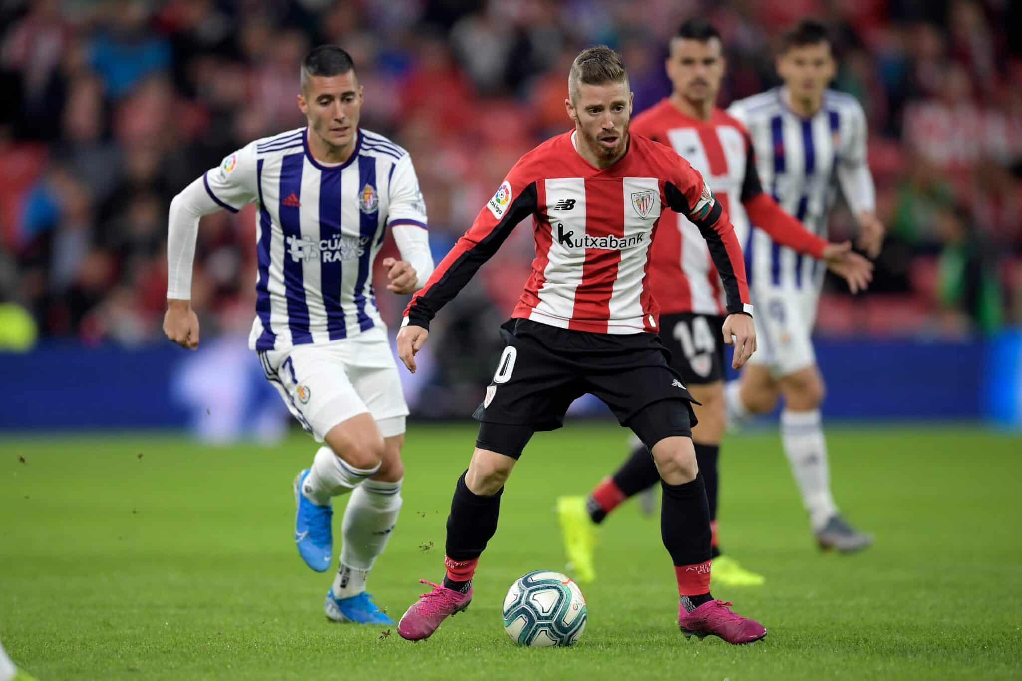 Duelo por el balón entre Sergi Guardiola y Muniaín
Fuente: www.athletic-club.eus