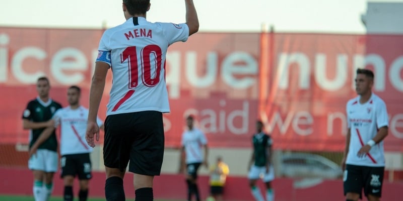 Mena durante el encuentro frente al Córdoba CF | Imagen: Sevilla FC