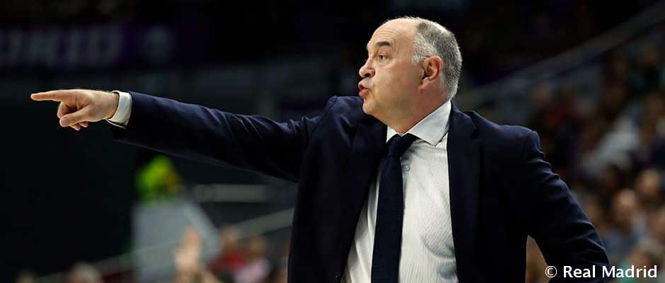 Pablo Laso da indicaciones como entrenador del Real Madrid. Foto: Real Madrid.