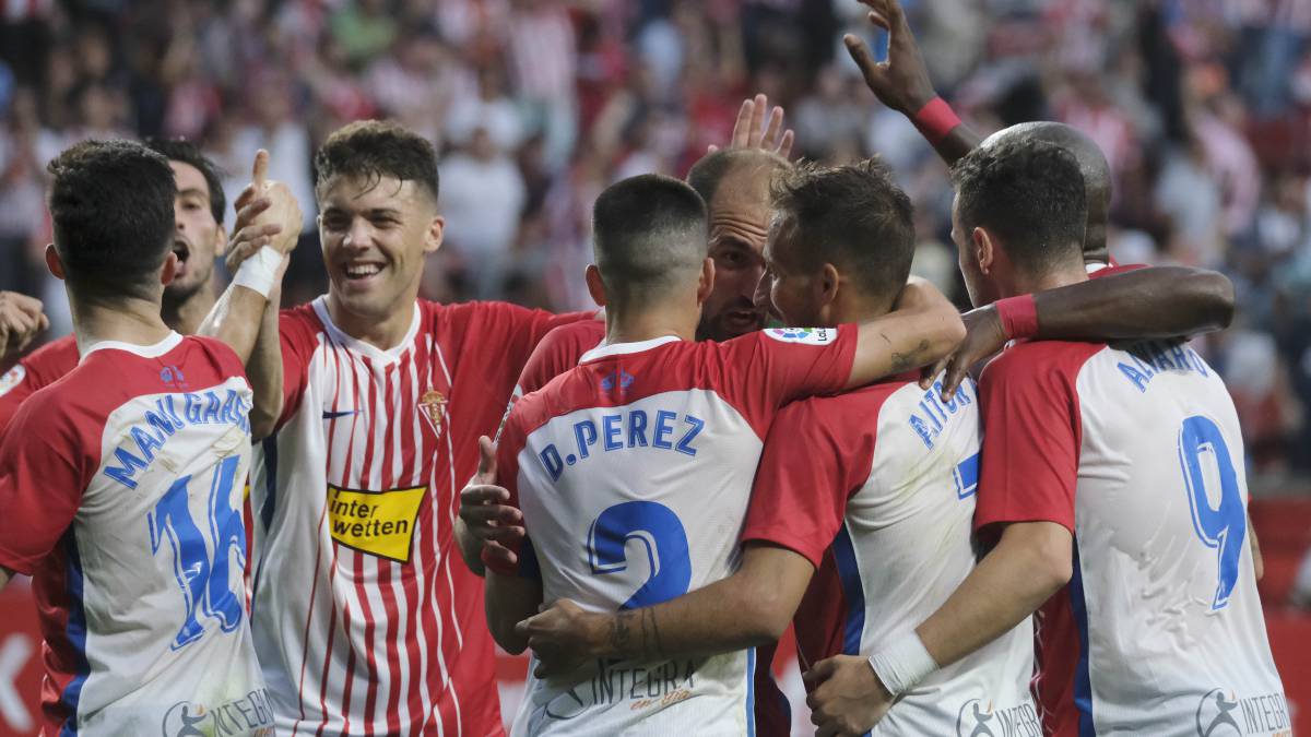 El combinado asturiano celebra un tanto del partido