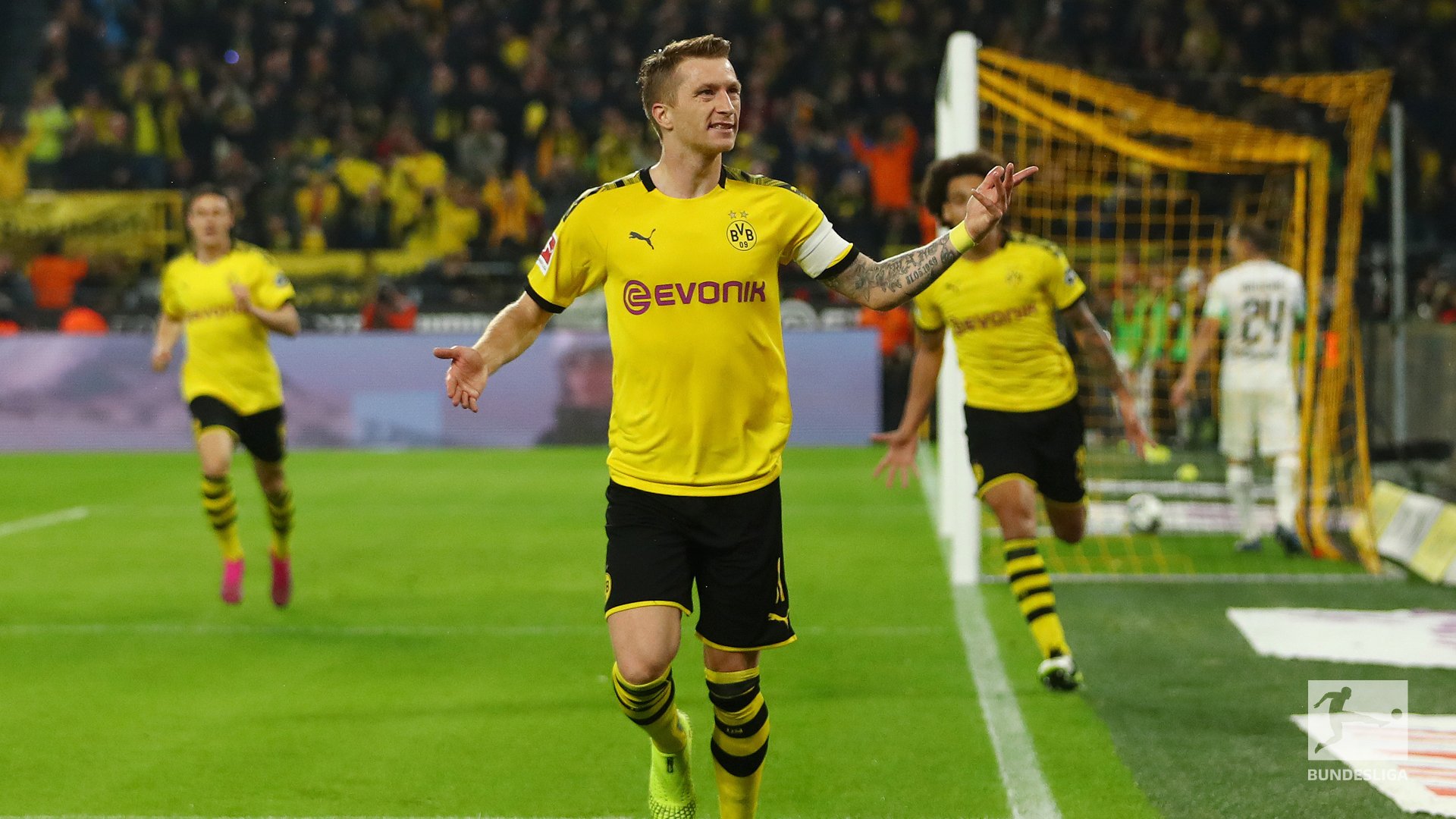 Borussia Dortmund 1-0 Borussia M´Gladbach: Marco Reus celebra el gol que retoma el camino de la victoria de su equipo.