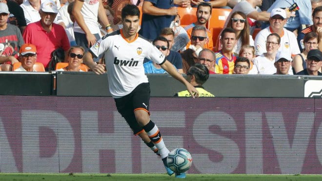 Carlos Soler en un partido con el Valencia