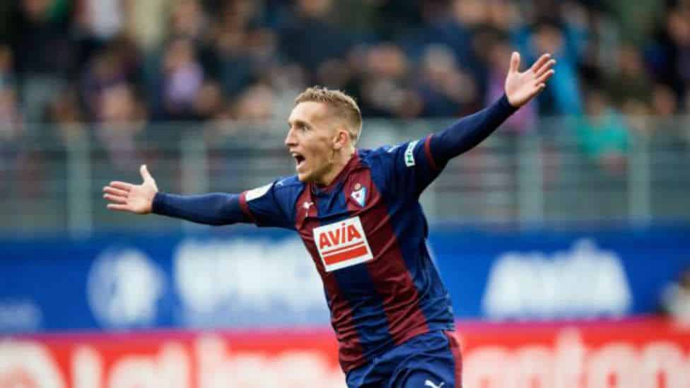 Pablo De Blasis celebra un gol la pasada temporada con el Eibar