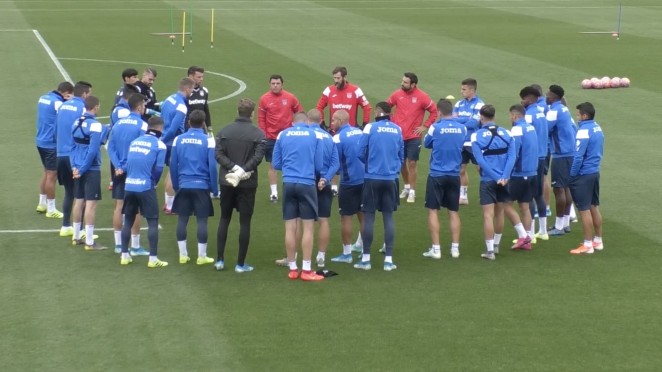 Luis Cembranos y Carlos Martínez dirigiendo su primera sesión con el CD Leganés | @CDLeganes