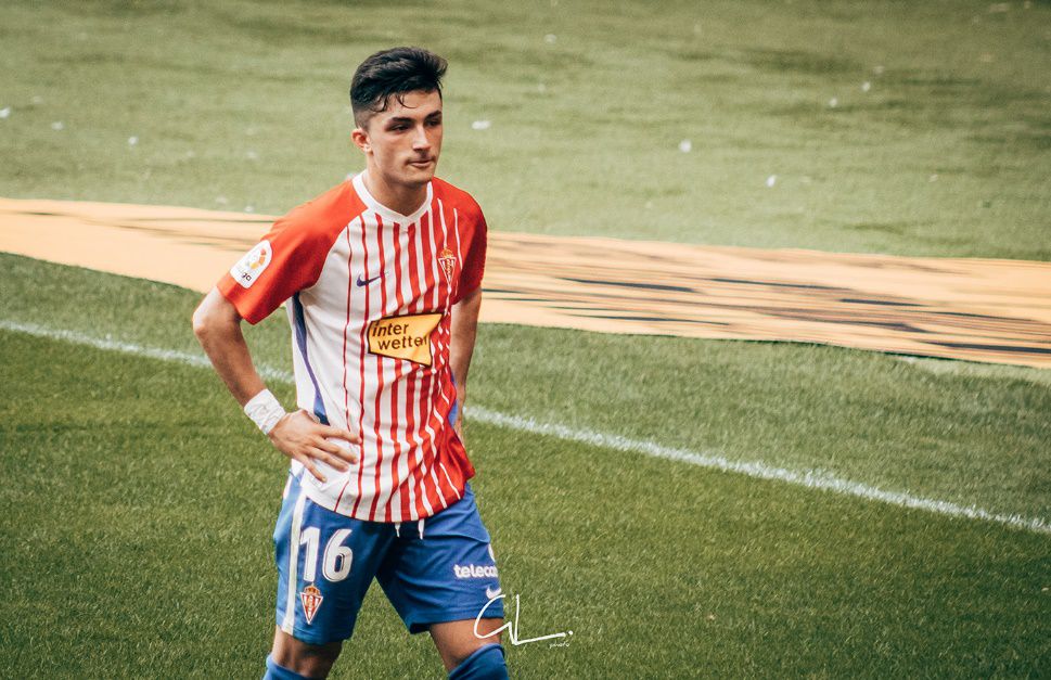 Manu García en el encuentro en El Molinón frente al Albacete