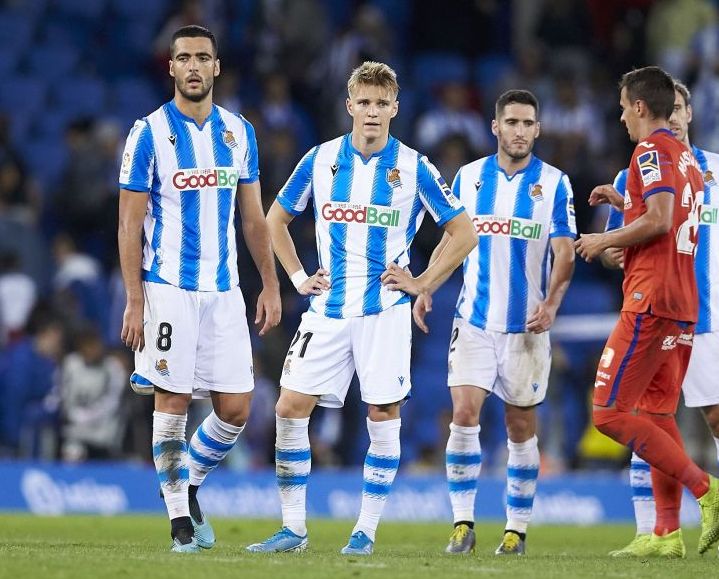 Ødegaard junto a Zaldua y Mikel Merino