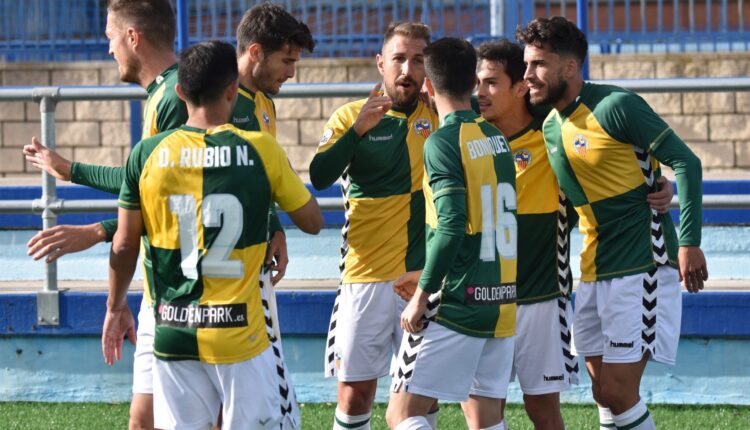 El Sabadell celebra el gol de ayer ante el Ebro