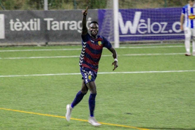 Kuku Kanteh logra en el último suspiro la victoria para su equipo con una volea magistral. Fuente: wwwuellagostera.cat