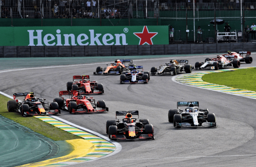 El Gran Premio de Brasil de 2019, por su espectacularidad, frenesí, y hasta decisiones post-carrera, la mejor carrera del año. Imagen: @F1