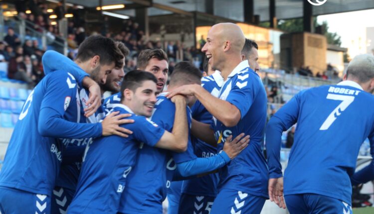 El Badalona celebra un gol la pasada jornada ante el Nàstic