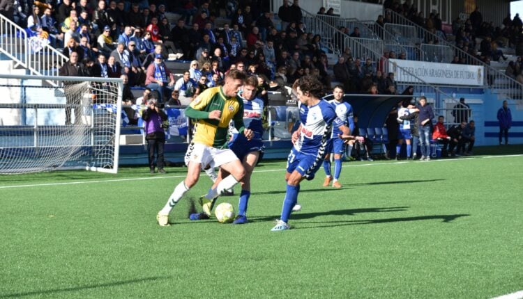 Lance del partido entre el CD Ebro y el Sabadell.