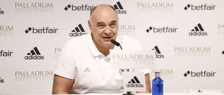 Pablo Laso comparece ante los medios de comunicación como entrenador del Real Madrid. Foto: Real Madrid.