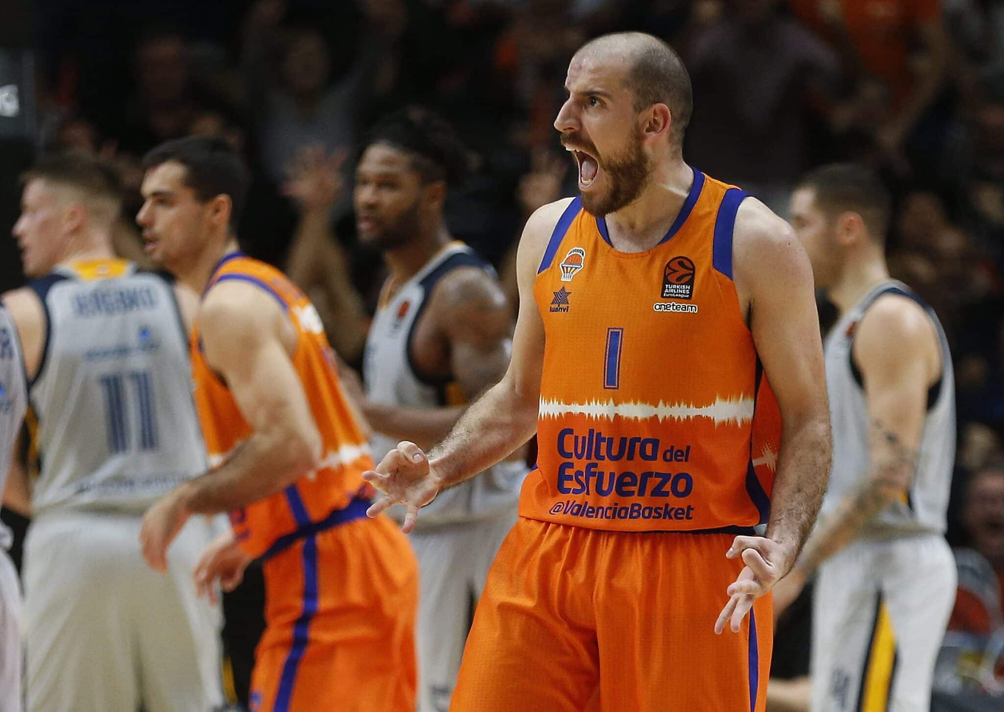 Quino Colom celebrando un triple contra Khimki.