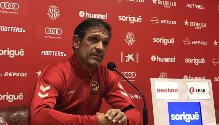 Toni Seligrat en rueda de prensa. | Foto: @NASTICTARRAGONA