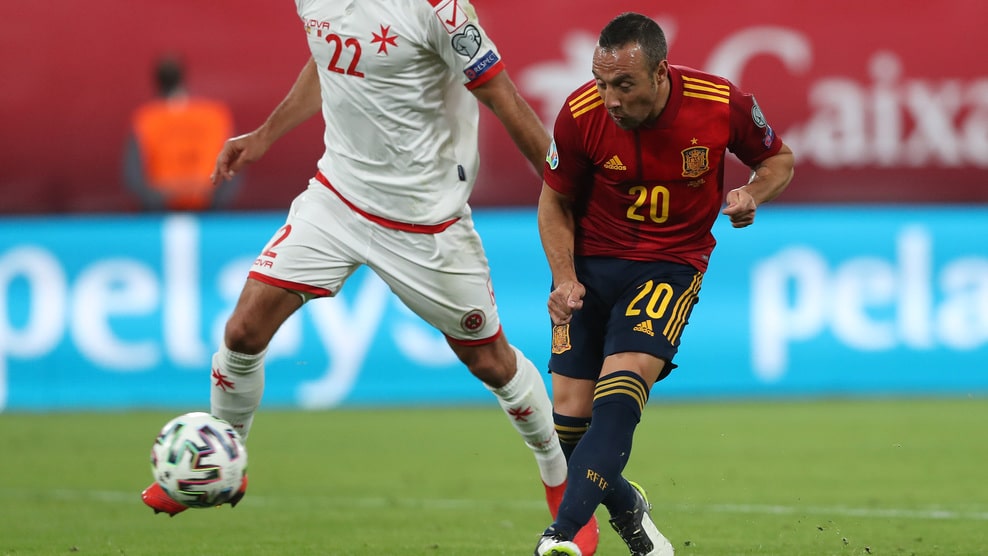 Así finalizaba Cazorla la acción del 2-0 de España frente a Malta