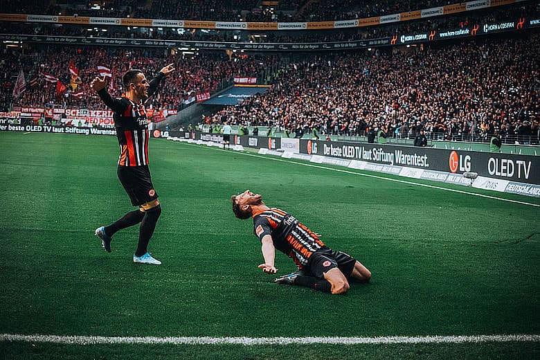 Manita del Eintracht. Vía: eintracht.de